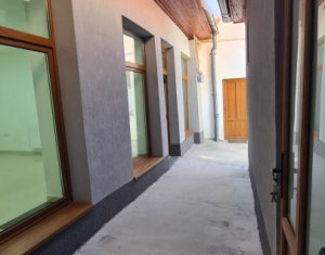 De vanzare spatiu comercial cu suprafata de 90 mp, Eroilor