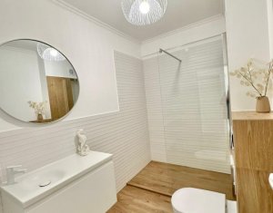 Apartament 55 mp, ultrafinisat, strada Urusagului