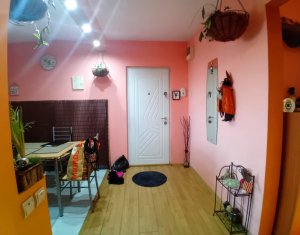 Apartament 3 camere, cartier Intre Lacuri, 2 balcoane, etaj intermediar, parcare