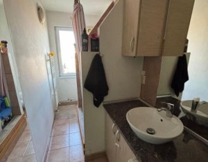 Apartament 3 camere, zona Petrom, parcare subterana