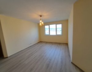 Apartament cu 3 camere, zona Vivo, Floresti