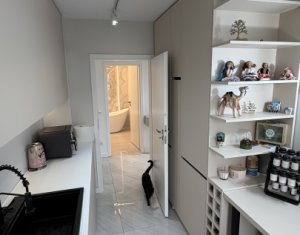 Apartament cu 2 camere, finisaje si dotari de lux, ready to move in ! 