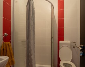 De vanzare apartament cu 3 camere, parcare, Floresti