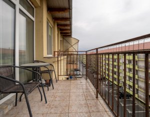 De vanzare apartament cu 3 camere, parcare, Floresti