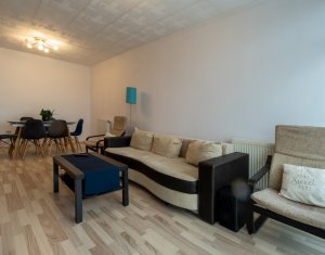 De vanzare apartament cu 3 camere, parcare, Floresti