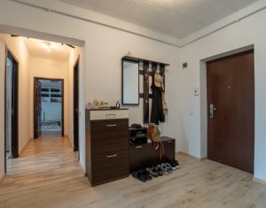 De vanzare apartament cu 3 camere, parcare, Floresti