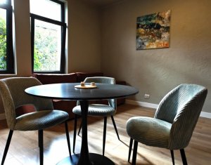 Apartament 2 camere la casa cu gradina si 2 locuri parcare