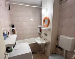 Apartament 3 camere decomandat, 2 bai, 75 mp, 2 parcari, zona Garii