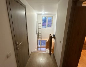Apartament de 3 camere, situat în zona Centru/Traian