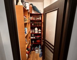 Apartament cu gradina in bloc tip vila, 75 mp util + 120 mp, parcare 