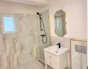 Apartament trei camere, utrafinisat, strada Urusagului