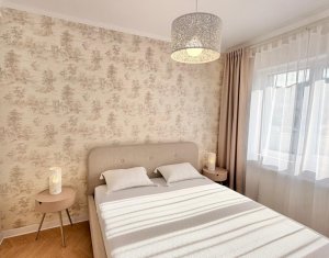 Apartament trei camere, utrafinisat, strada Urusagului