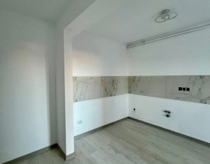 Apartament 3 camere, cu CF, parcare, zona Someseni, strada Traian Vuia