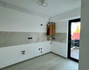 Apartament 3 camere, cu CF, parcare, zona Someseni, strada Traian Vuia
