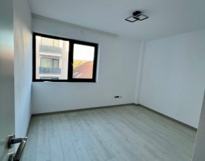 Apartament 3 camere, cu CF, parcare, zona Someseni, strada Traian Vuia