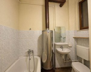 Apartament central, la curte comuna, Motilor, 56 mp