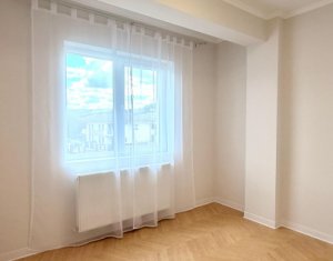 Apartament trei camere, ultrafinisat, partial mobilat, strada Urusagului