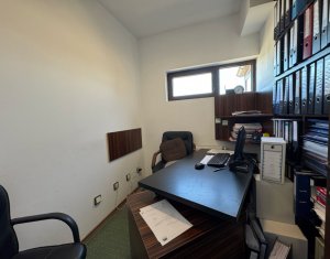 Apartament 4 camere, ultrafinisat, mobilat pentru birou, panorama unica ! 