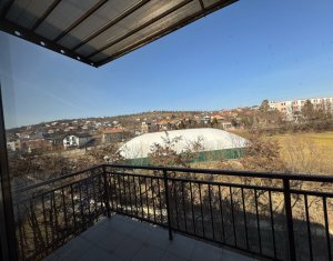 Apartament 4 camere, ultrafinisat, mobilat pentru birou, panorama unica ! 