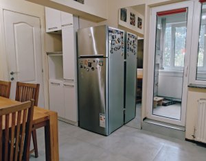 Apartament spațios cu 3 camere, decomandat, Calea Dorobanților