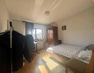 Vanzare apartament 3 camere DECOMANDAT, 74 mp, zona pod Calvaria