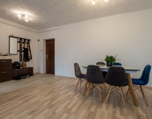 Vanzare apartament 3 camere in Floresti