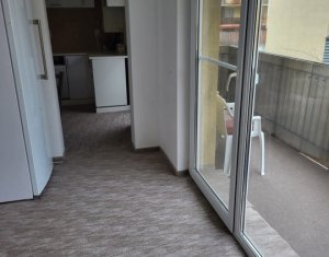 Vanzare apartament 3 camere in Floresti