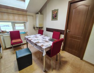 Vanzare apartament 3 camere in Floresti