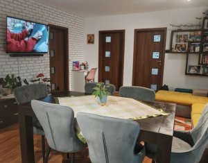 Vanzare apartament 3 camere in Floresti